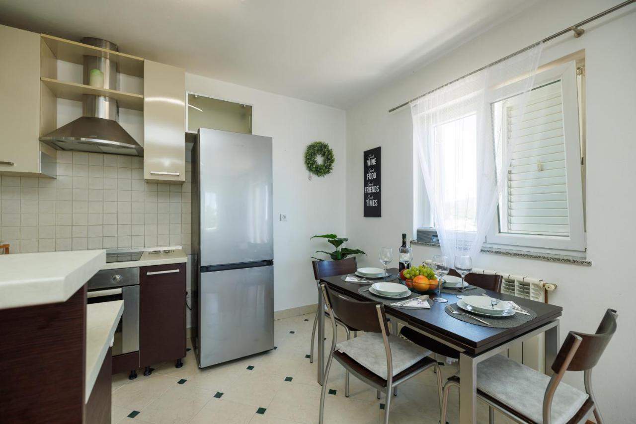 Apartman La Vista E' Bella Корнич Екстер'єр фото